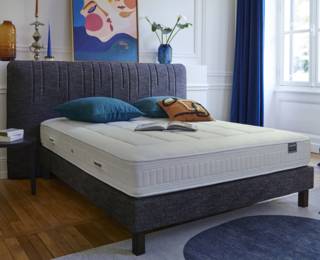 Upholstered bed base